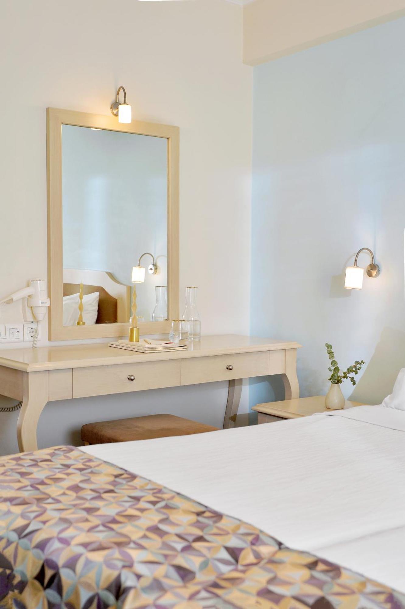 Hotel Airotel Parthenon 4*